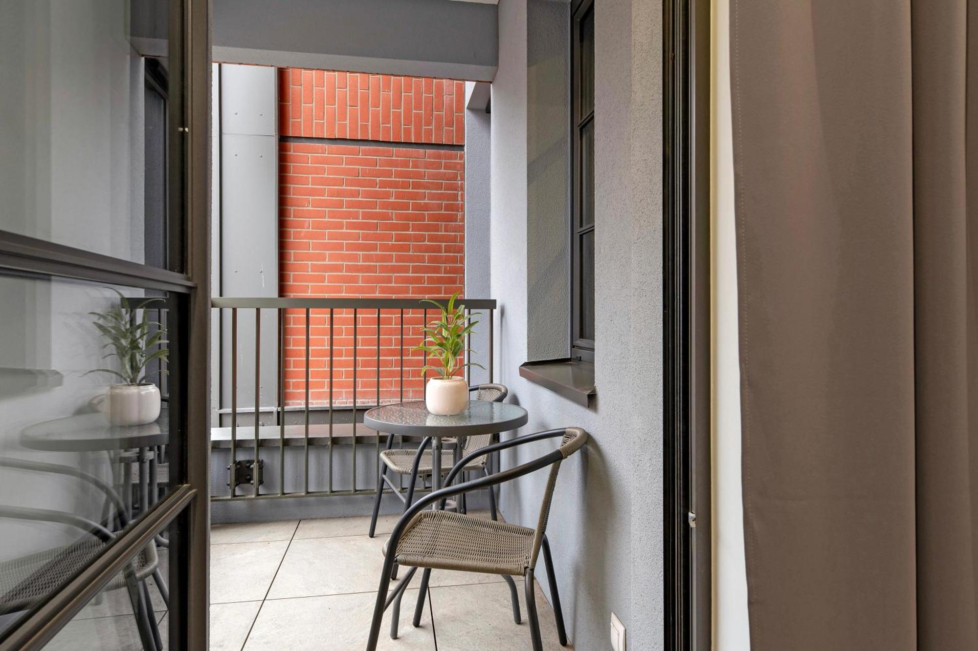 Doki Living & Foodhall By Downtown Apartments غدانسك الغرفة الصورة