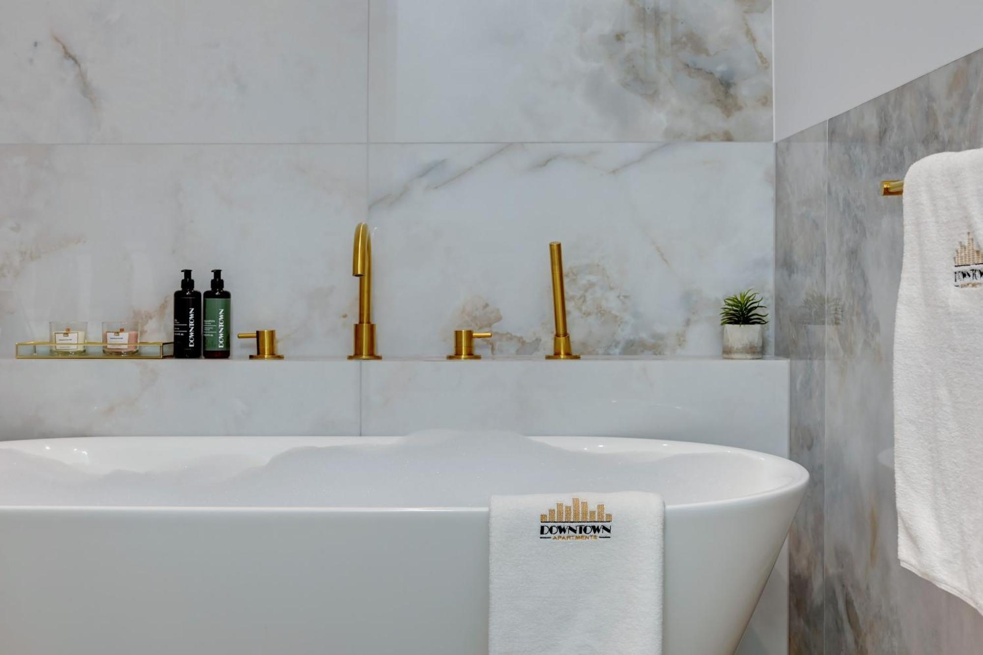Doki Living & Foodhall By Downtown Apartments غدانسك الغرفة الصورة